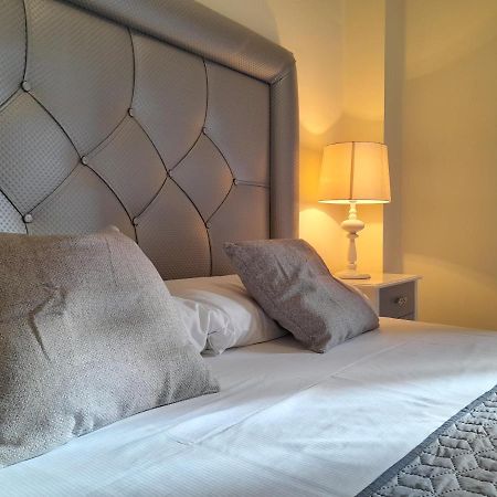 Apartamento Espacioso Muy Tranquilo Con Piscinas Y Jardines Cercano A La Playa Эстепона Экстерьер фото