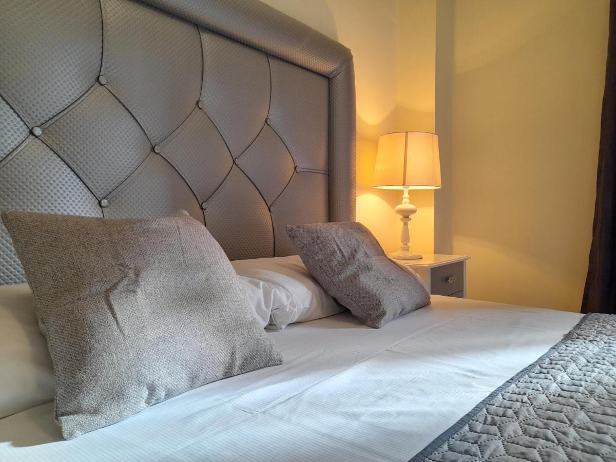 Apartamento Espacioso Muy Tranquilo Con Piscinas Y Jardines Cercano A La Playa Эстепона Экстерьер фото